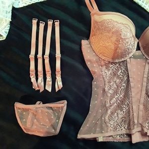 Fredrick of Hollywood corset set 34DD